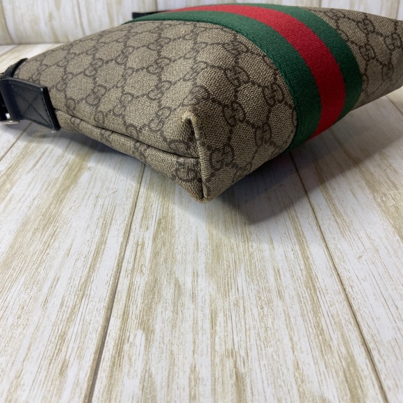 GUCCI GG SUPREME MONOGRAM WEB MESSENGER BAG - Picture 10 of 10